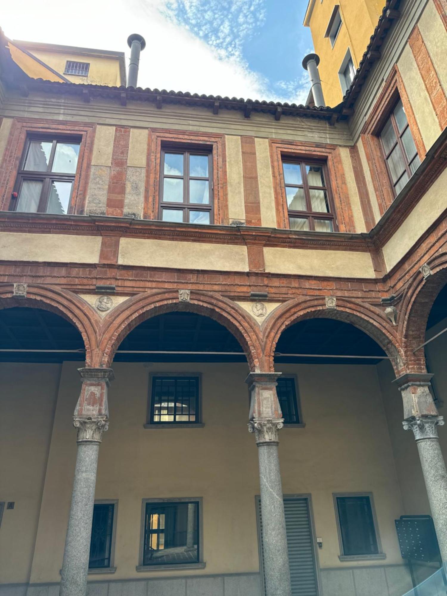 Real Duomo Palace Suite Milan Bagian luar foto