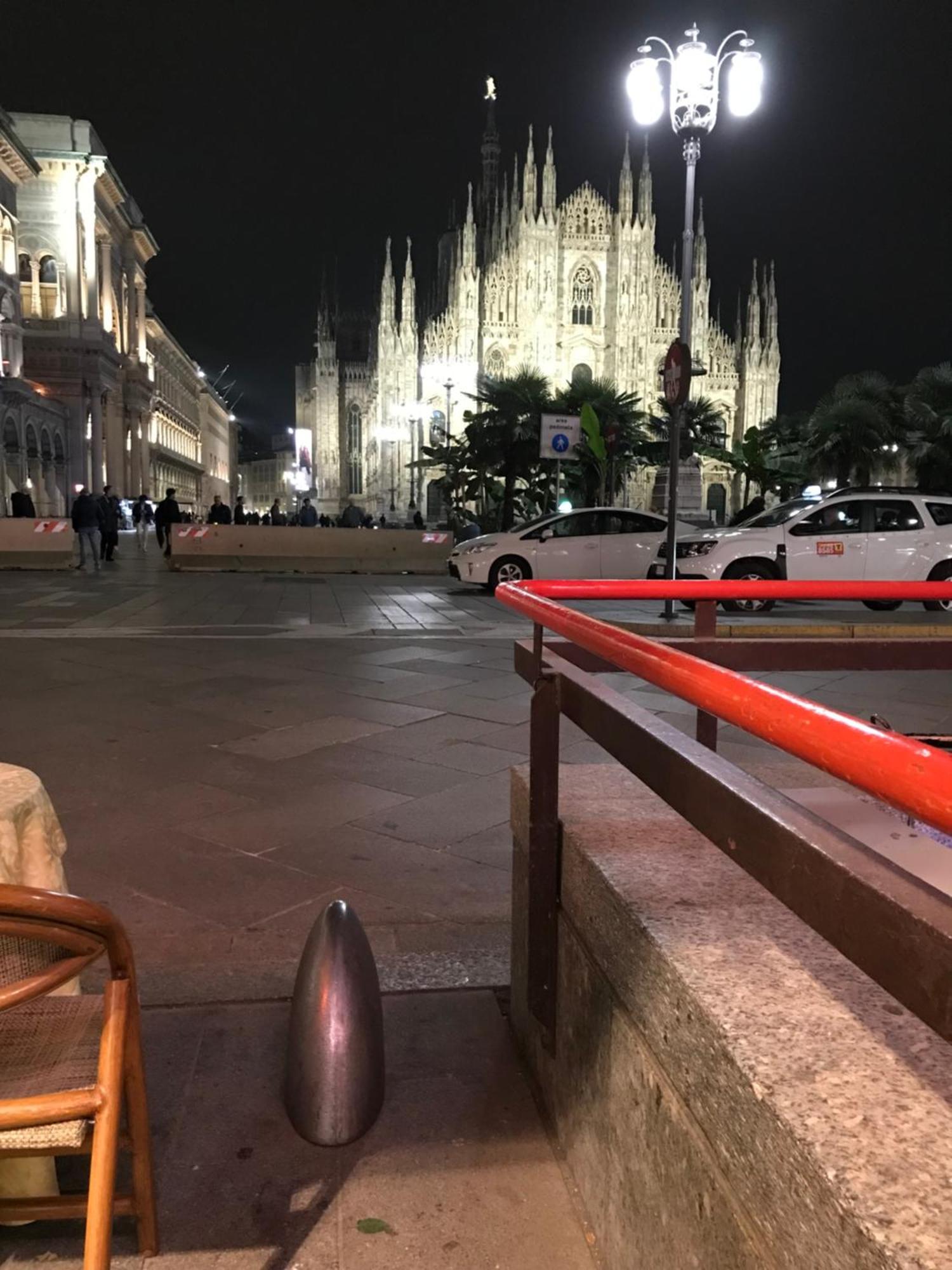Real Duomo Palace Suite Milan Bagian luar foto